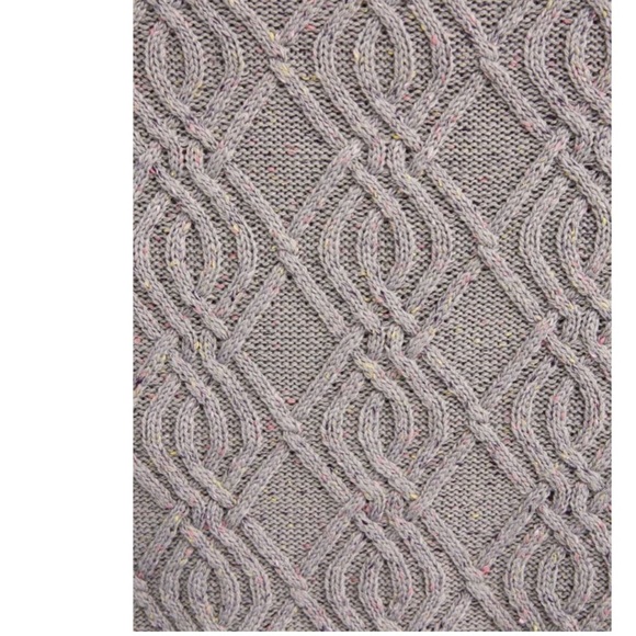 Time & Tru Women's Size Medium (8-10) Grey Crewneck Cable Knit Sweater - Picture 9 of 9